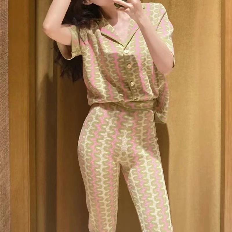 レディース 夏 トップス シャツ 翻領 混色 条紋 短袖 ニット 七分袖 セット ワイドパンツ 切り替え 彩虹柄 粘膠繊維 吸湿速乾 軽量 伸縮性 通勤 普段使い カジュアル 私服 名媛風 小香風 セットアップ