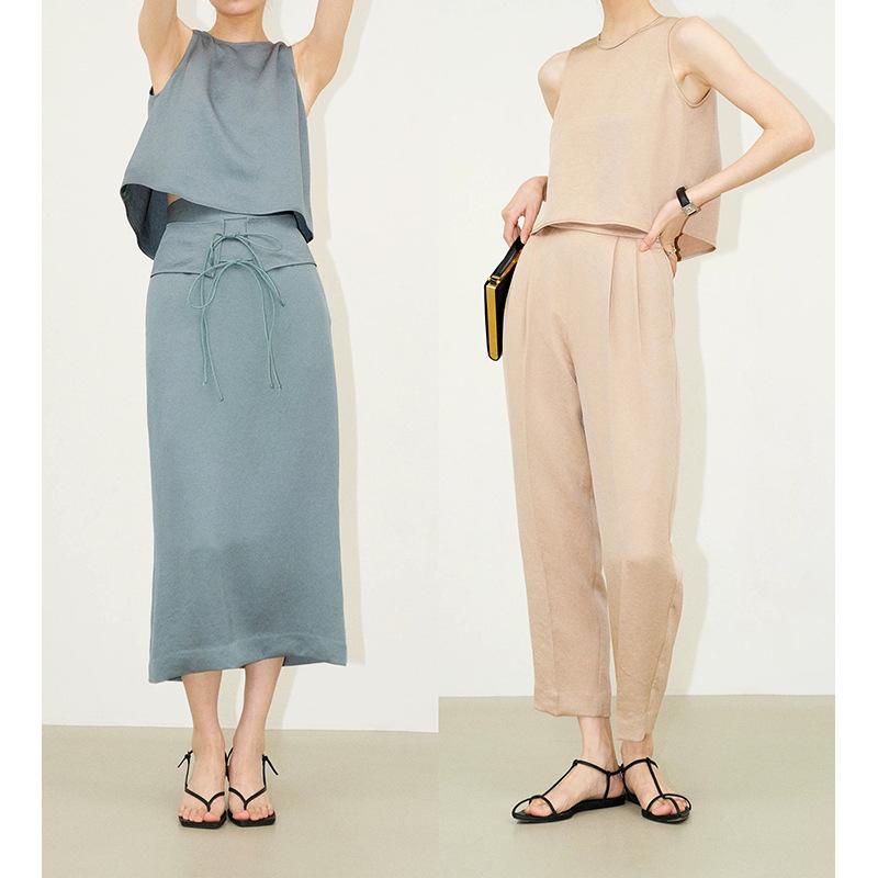 レディース トップス 背心 スコート 仕掛ける 無袖 うしろ側シュロの葉 うつり変わり 並み並み丈 酢酸衣料繊維 当たること冷感 通い 普段使い走り 人となり 薄墨色系 秋冬 軽さ 伸縮性 飛び切り感