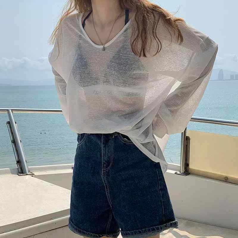 Vネック 防晒 シャツ レディース 夏 薄手 外 着 デザイン 少数派 接触冷感 Tシャツ トップス セットアップ 透け感 長袖 上衣 ポリエステル 無地 プルオーバー ゆったり シルエット 普通丈 スタンダード 袖 トレンド 要素 街頭 ファッション
