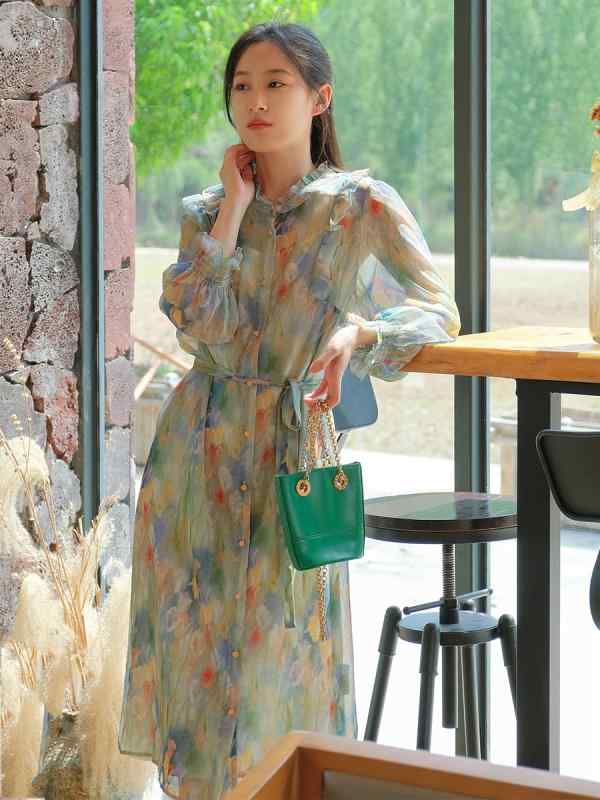 衣装 吊り紐 中長丈 スコート 仕掛ける 2点 木耳縁 収腰 紐 薄っぺら 水彩画 刷り上げる 緑であること 化繊 原材料 印染 製作 開衫 表現スタイル 木筆 影ぼうし ラウンド素っ首 長袖 ゆったり 腰 ルーラル地域 風 耳あたらしい 手ぬるい 夏 コーデ 口さかしい 口さかしい トップス 組