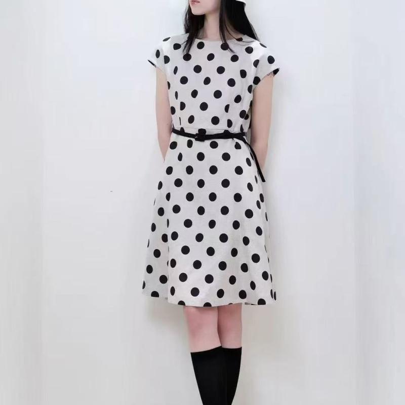衣装 礼服 レディース A字裙 円領 短袖 通い風 麻 黒 白水玉柄