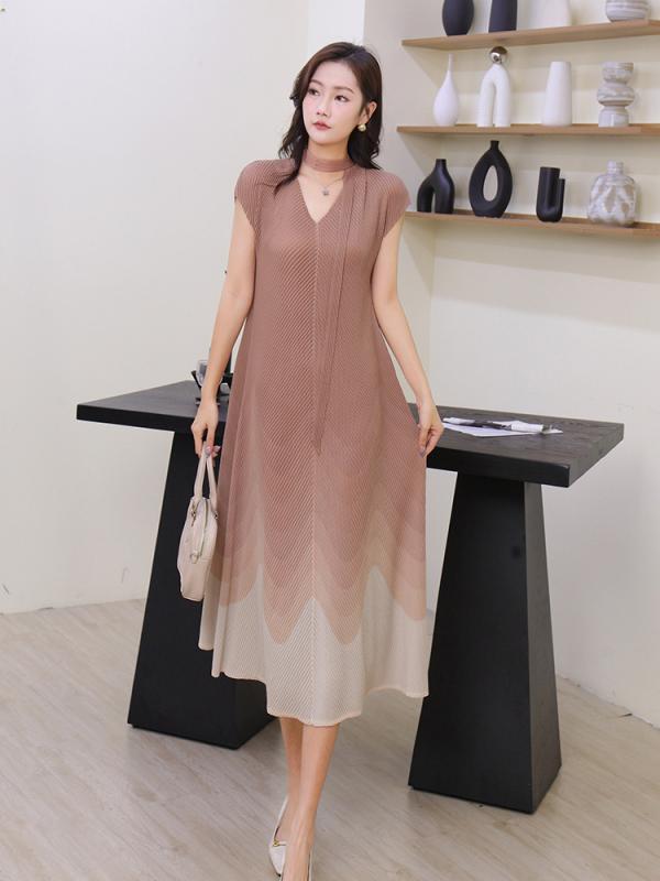 ワンピース チュニック Aライン Vネック 半袖 高品質 通勤 着回し きれいめ おしゃれ かわいい 大人 女性 レディースファッション 夏服 婦人服 洋服 30代 40代 50代 60代 上品 エレガント 普段使い デイリーユース お出かけ デート 女|フォークBR