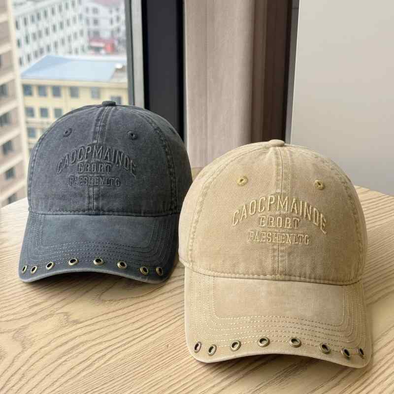 キャップ ユニセックス ロゴ 刺繍 スタッズ 小顔効果 深め シンプル ベーシック カジュアル 定番 スタンダード きれいめ 無地 野球帽 帽子 ぼうし レディース メンズ 紫外線対策 日よけ おしゃれ