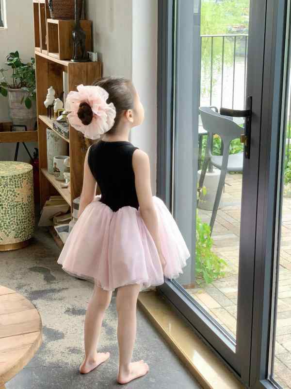キッズワンピース 女の子 子供服 ノースリーブ チュチュ フレアドレス 上品 涼感 膝丈 裏地付き 透け感防止 サマーワンピ ギャザー お呼ばれ 結婚式 記念撮影 発表会 パーティードレス 普段着 Aライン 快適素材 動きやすい 高密度メッシュ シフォン