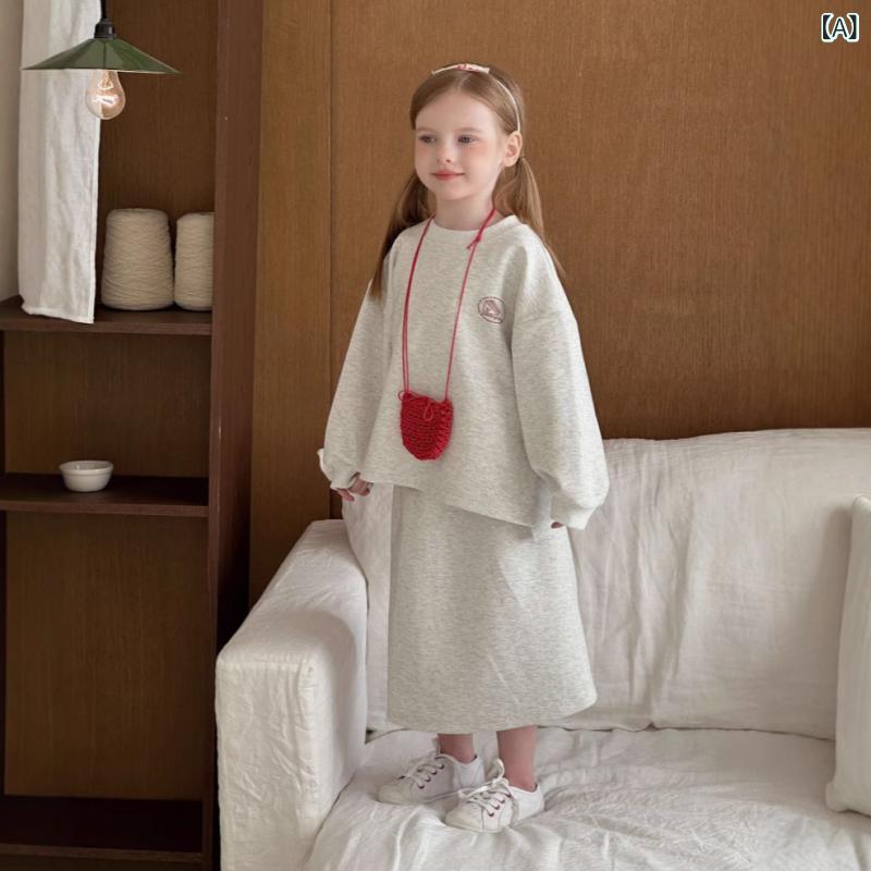 キッズ セットアップ 女の子 子供服 スウェット 上下セット スカート 英字ロゴプリント カジュアルスタイル セパレート仕様 着回し力 抜群 お出かけ 通園 普段着 韓国 おしゃれ 動きやすい 快適素材 春秋冬 三シーズン対応 スポーティー