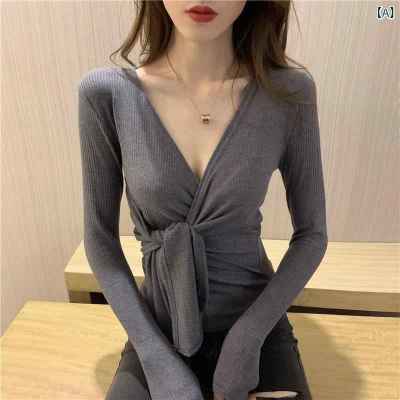 長袖Tシャツ Vネック 綿 レディース タイトシルエット 無地 スッキリ見え デコルテライン インナー トップス 重ね着 ストレッチ性 シンプル ベーシック 万能アイテム デイリー 快適着心地 こなれ感 抜け感 大人カジュアル 鎖骨見せ
