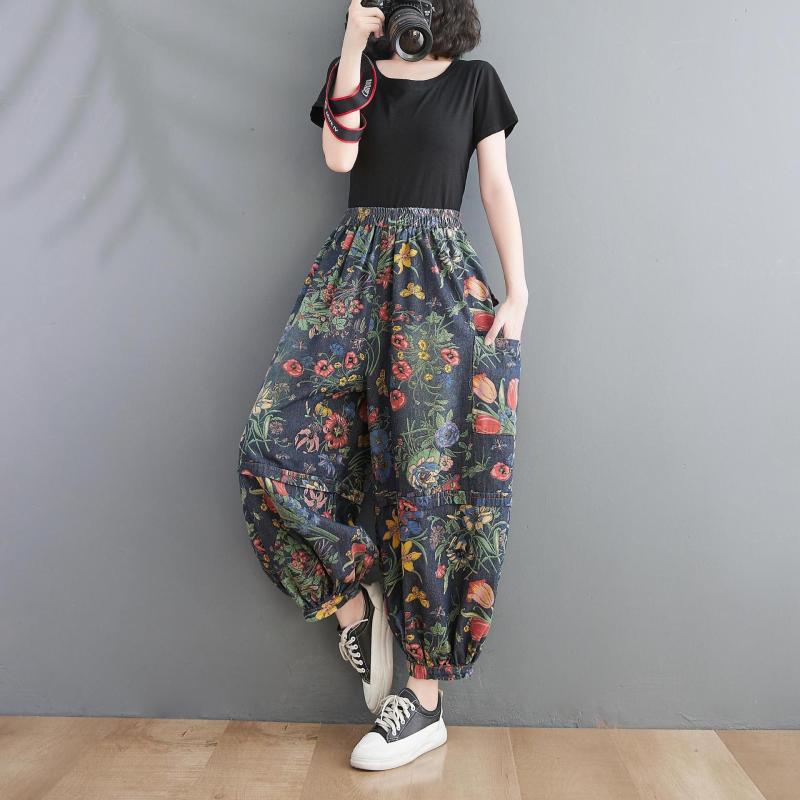 デニムパンツ 大きいサイズ レディース パンツ ヴィンテージ風プリント 総柄 ボトムス 体型カバー ハイウエスト設計 ウエストゴム テーパードシルエット 裾絞り 柔らか素材 楽ちん カジュアル お出かけ 普段使い ストレスフリー 長時間着｜mandarino