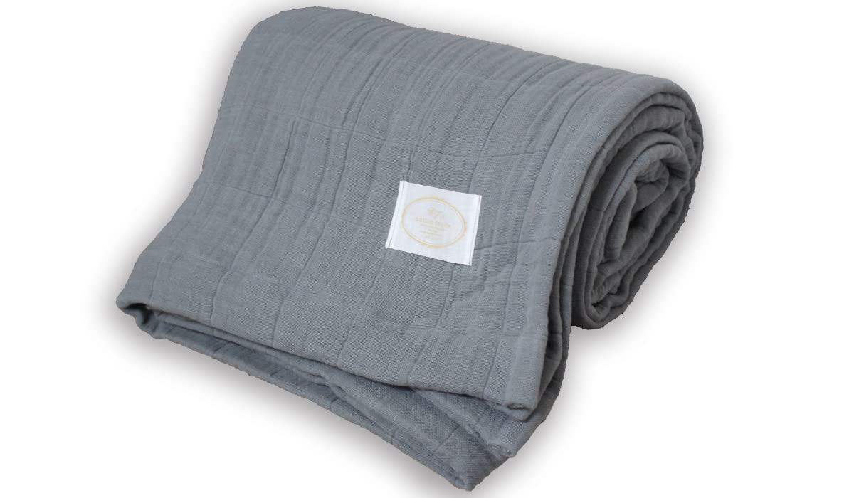 コットンフィーユ(cotton feuille)【9重織ガーゼ毛布】1年中好いたらしいに使えるふかふか音の大きさガーゼ 日本製 布切れの匠ならではの特性(シングル/真っただ中薄墨色)