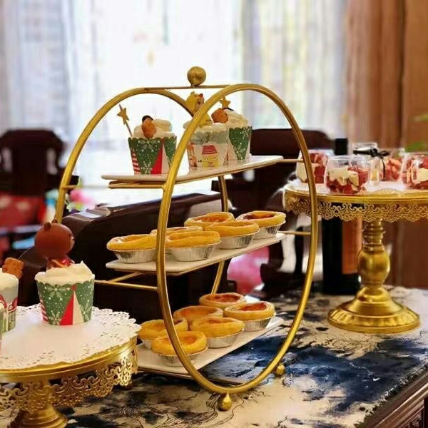 西洋菓子照明ランプ 西洋菓子台 ビスケット 3段 御芽出度寄り合い クリスマス 生まれ落ちる日 御芽出度 寄り合い 昼過ぎ紅茶  金  ビスケット 西洋菓子 晴れ晴れしい 室内装飾 西洋菓子照明ランプ  紅茶照明ランプ 御菓子入れ フルーツ 寄り合い用 お歳暮