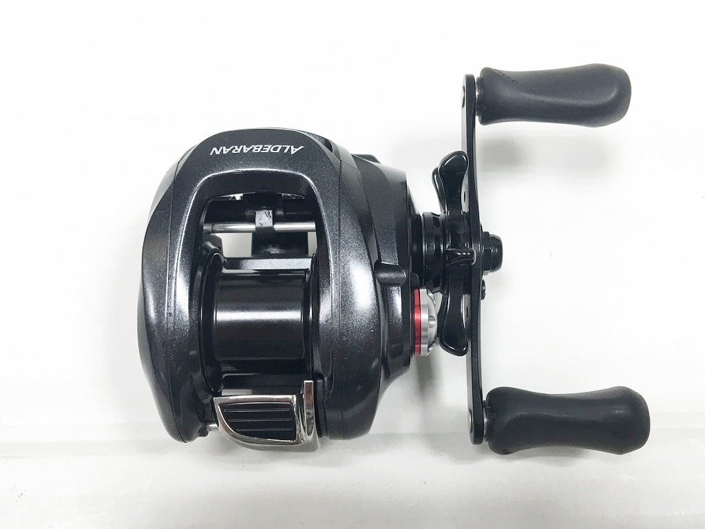 楽天市場 Shimano 12 Aldebaran Bfs Xg シマノ 12 アルデバラン Bfs Xg 右ハンドル 品番 中古 シマノ製リール 鈴鹿 併売品 114 01hs フーリエ 楽天市場店