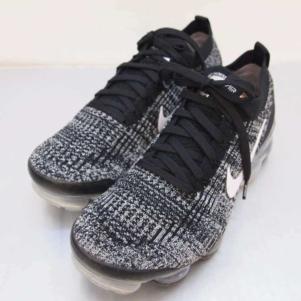 black vapormax size 3