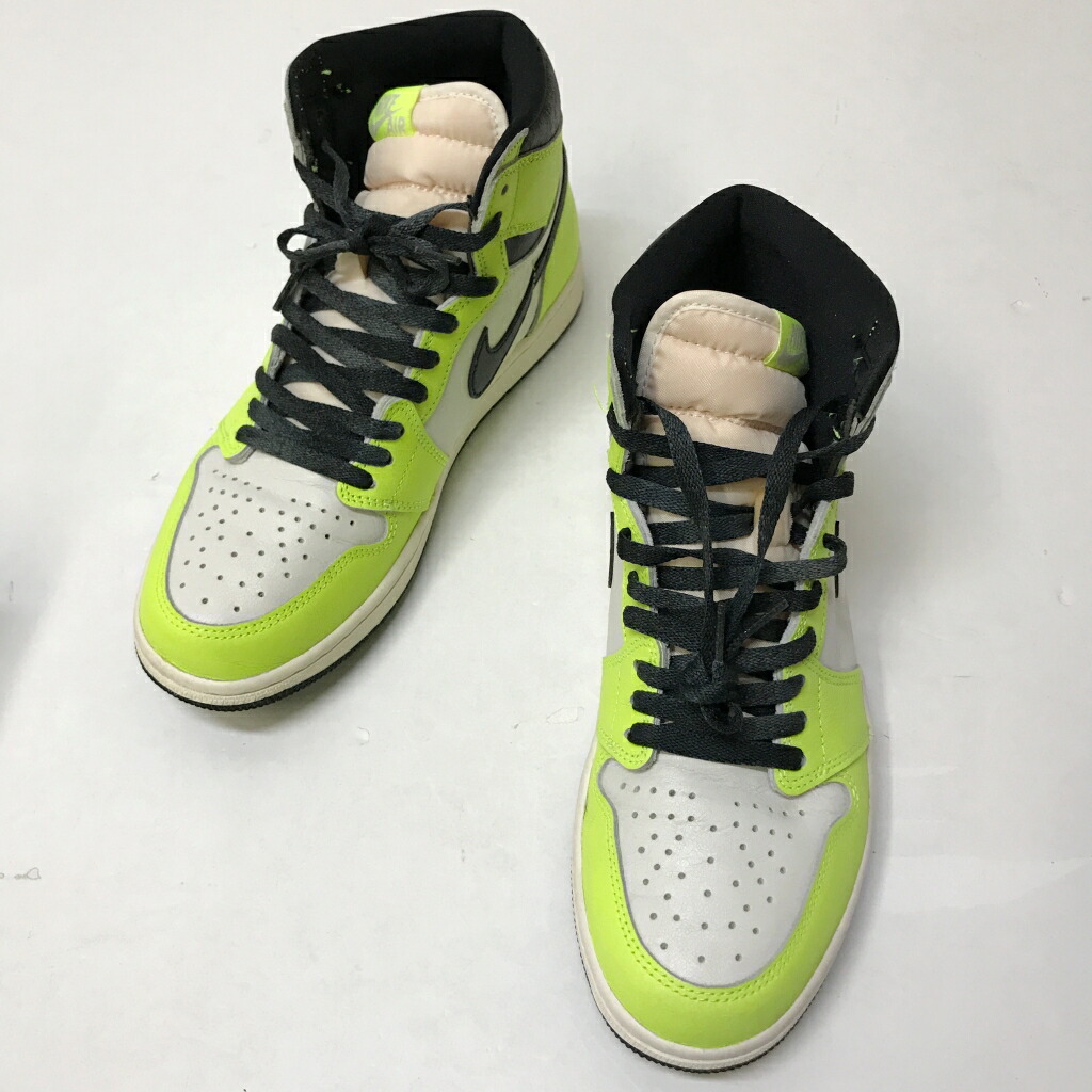 NIKE（ナイキ）AIR JORDAN 1 RETRO HIGH OG 555088-702大きさ：28.0色合い：VOLT/BLACK/SAIL【中古】【139 スニーカー】【鈴鹿 併売】【139-250121-08NS】