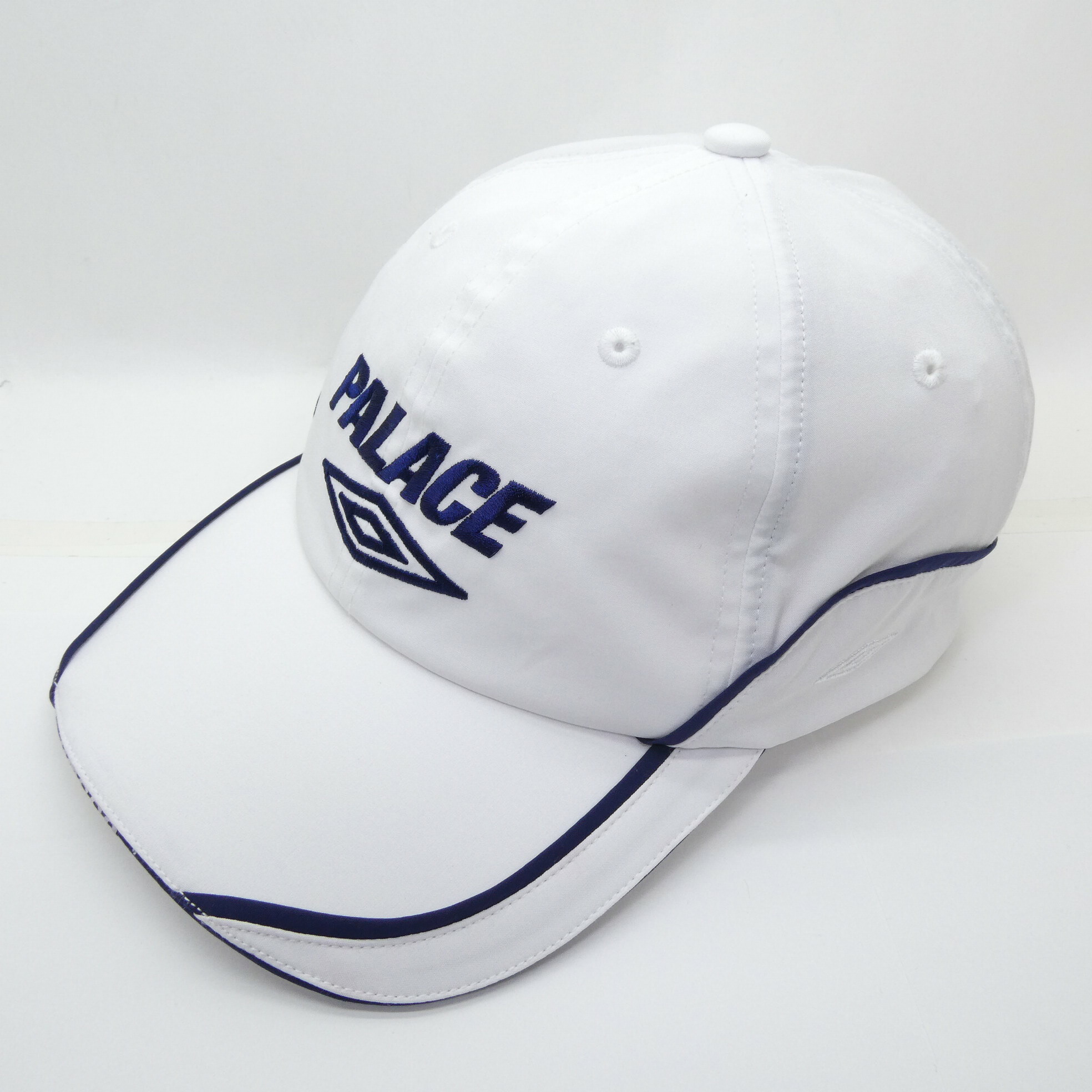 UMBRO × Palace Skateboards アンブロ × パレス スケートボード  PALACE UMBRO 6-PANEL  Cap キャップ 帽子 ホワイト ネイビー  【中古】【136 その他帽子】【四日市 併売品】【136-250907-08OH】