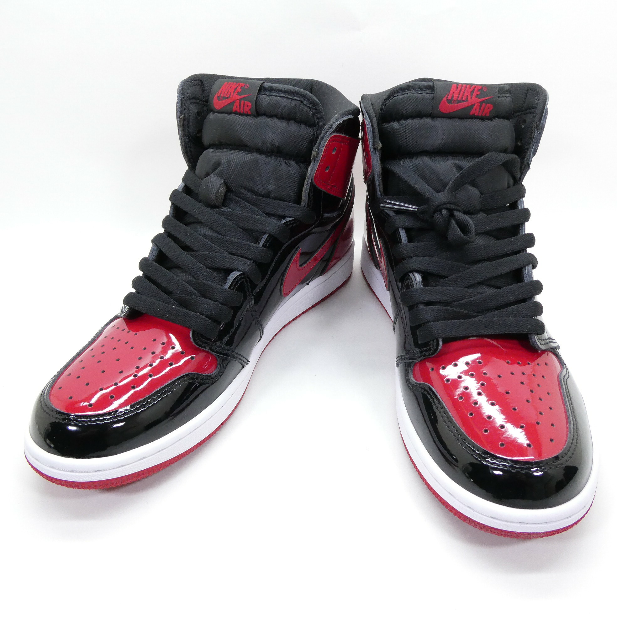 NIKE ナイキ  AIR JORDAN 1 エアジョーダン1 RETRO HIGH OG BRED PATENT レトロ ご機嫌 一風変わった 食パン 専売特許  黒いこと 白いこと  赤いこと  555088-063 US9 27.0珊  【中古】【139 スニーカー】【四日市 併売品】【139-260509-02OH】
