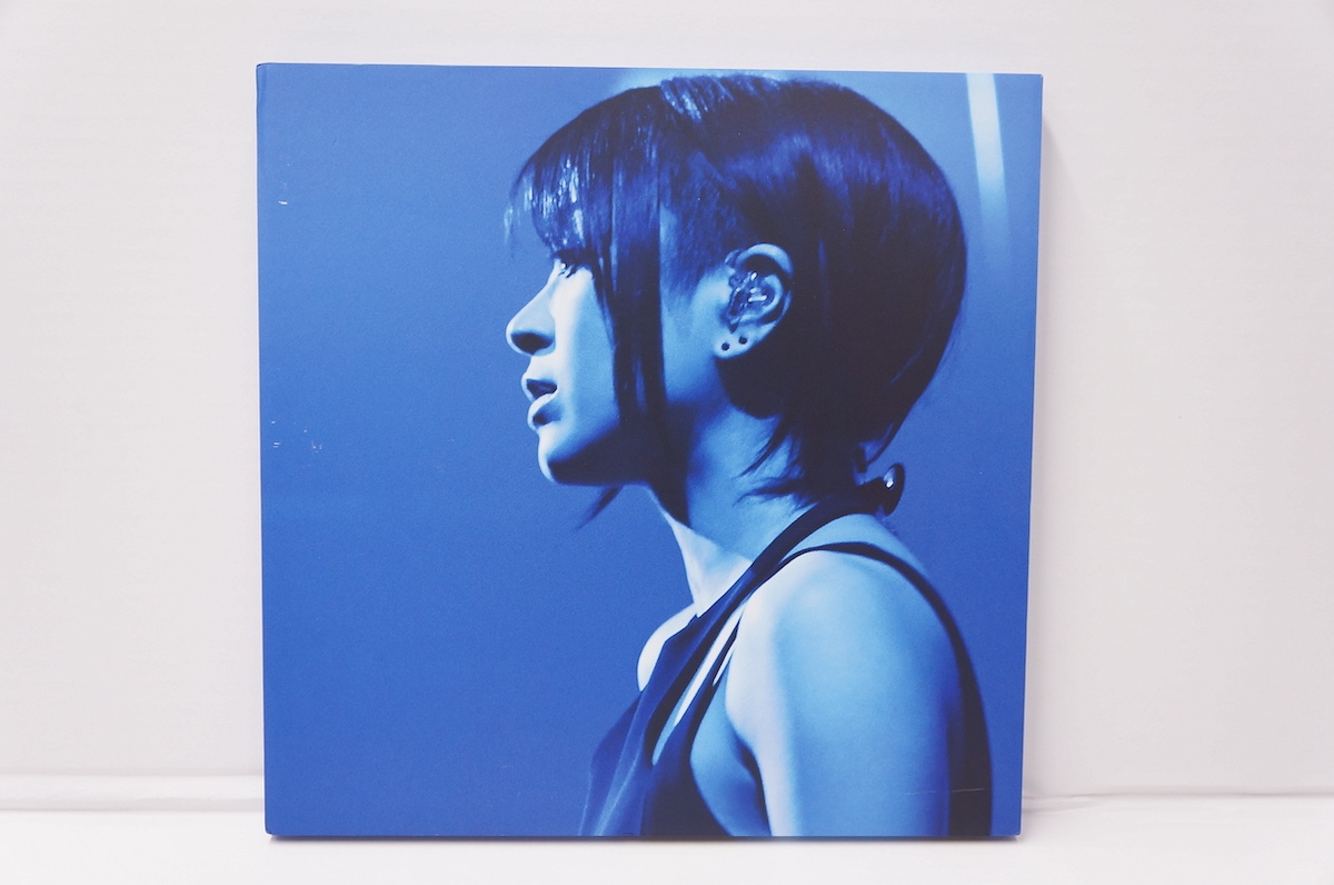 楽天市場 宇多田ヒカル Hikaru Utada Laughter In The Dark Tour 19 完全生産限定スペシャルパッケージ Dvd Blu Ray Disc 中古 012 音楽dvd 四日市 併売品 012 0627 03zh フーリエ 楽天市場店