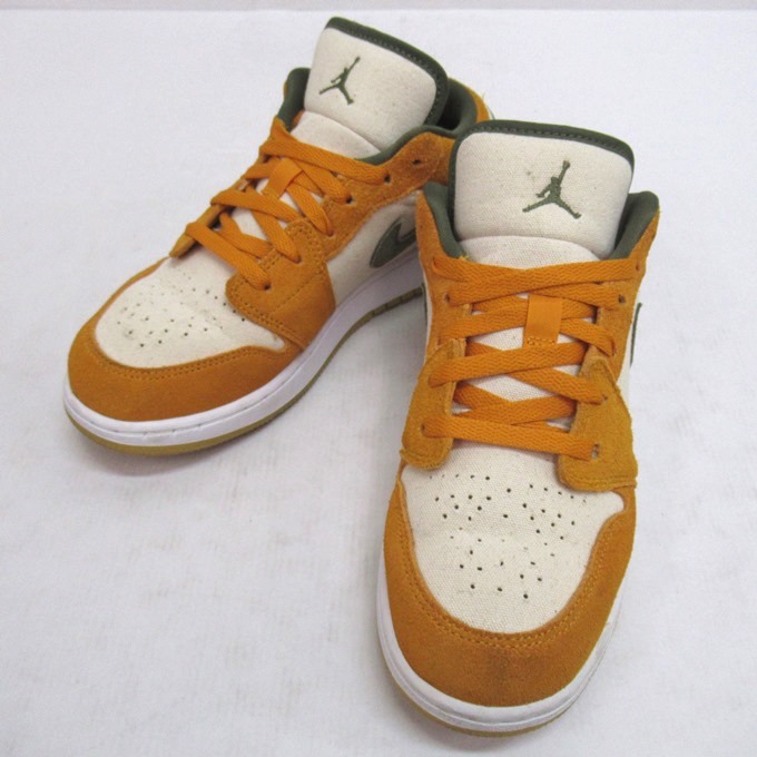NIKE AIR JORDAN 1 LOW SE GS ナイキ 大気圏 ジョーダン 1 置き目 点数学校 DJ0342-102 白いこと/並み並み オリーブ-点火装置 カレー-白いこと 大きさ：24.5糎【中古】【139 スニーカー】【四日市 併売品】【139-260515-04SH】