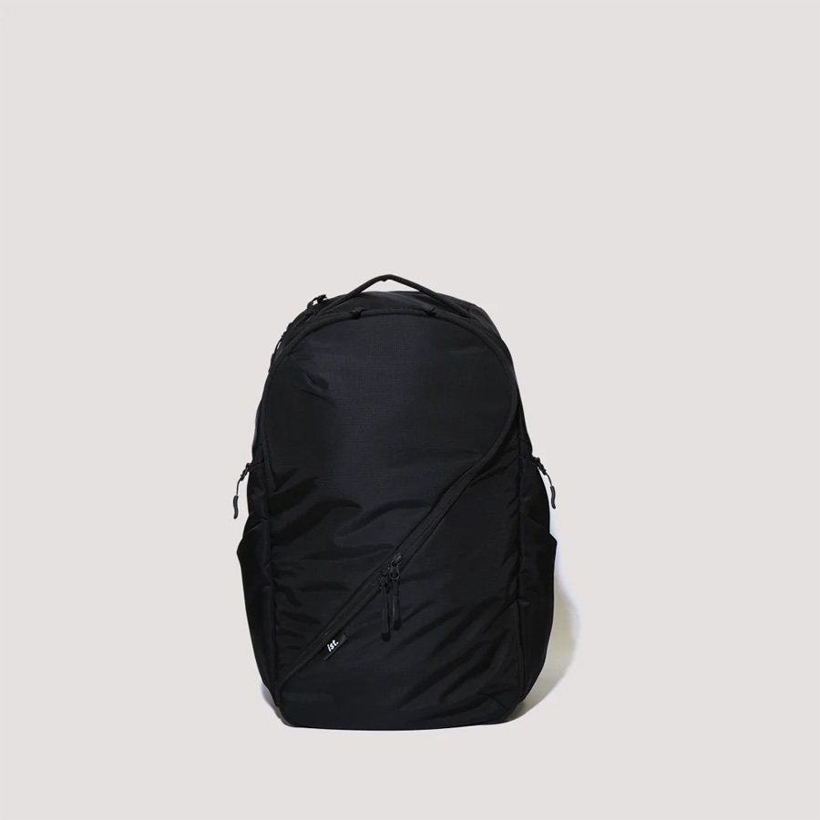 ist. (イスト)[ ist.-DP ] デイパック (BLACK)