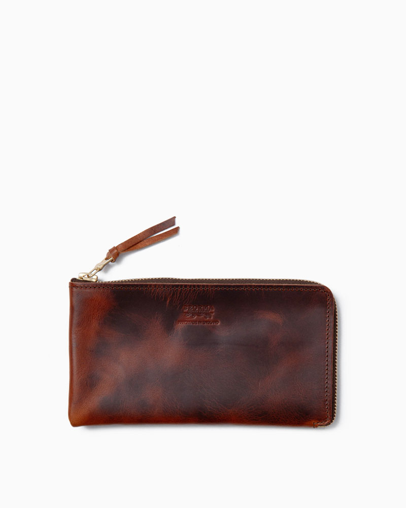 べオーマレザーカンパニー【BEORMA LEATHER COMPANY】 型番：S0085（コニャック)　ユーティリティケース　L字型ジップケース　財布　小物入れ　バダラッシワックス　牛革　男女兼用