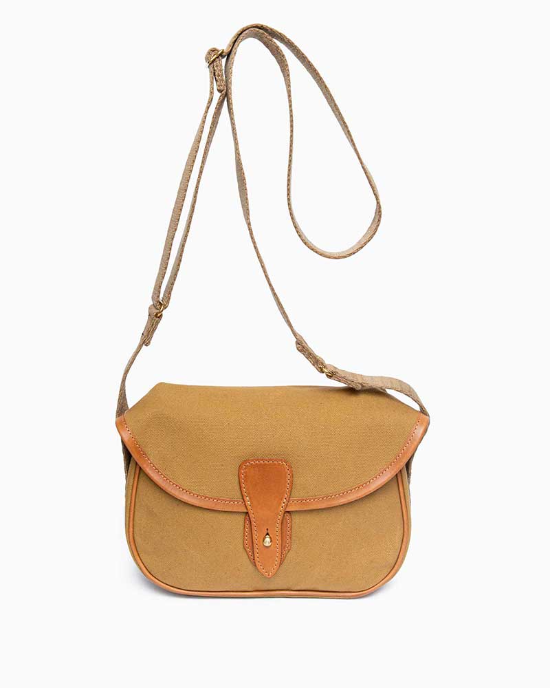 べオーマレザーカンパニー【BEORMA LEATHER COMPANY】 型番：L0187 The Lomond（サンド/ タン)　ローモンド　カートリッジバッグ　ショルダーバッグ　鞄　ワックスコットンキャンバス　タスカニーレザー　牛革　男女兼用