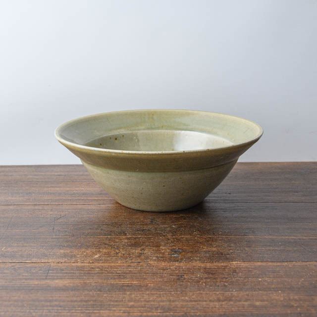 兜 皿 楽天市場】【送料無料】大倉陶園兜 20cm飾り皿[皿立て付き