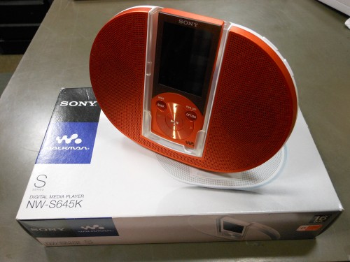 SONY ウォークマン Sシリーズ スピーカー付 [メモリータイプ] 16GB オレンジ NW-S645K/D