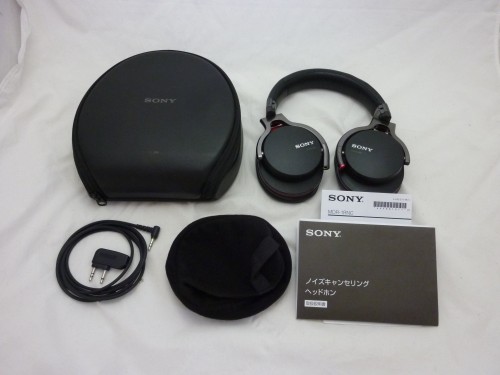 SONY 密閉型ノイズキャンセリングヘッドホン iPhone/iPod/iPad相応う遠隔操作・マイクロホン付 MDR-1RNC
