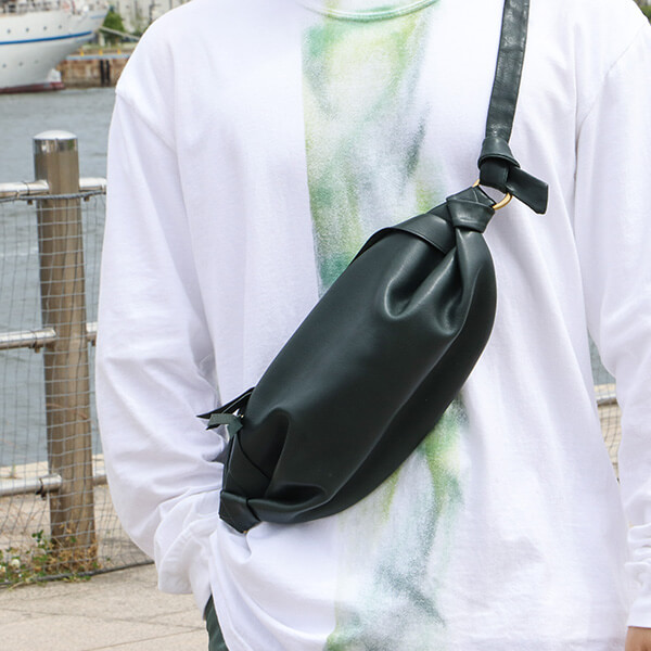 オセアノ SLING BAG 結び目 ボディバッグ oceano 牛革 ボディバッグ 日常鞄 旅行用バッグ おしゃれボディバッグ 本革 革 日本製 レザー メンズ レディース 人気 ランキング 男性用 おしゃれ プレゼント ギフト誕生日｜フリースピリッツ支店