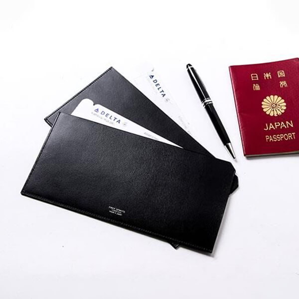 2970円 人気カラーの フリースピリッツ パスポートケース 束入れ型 ボーディングパスケース Free Spirits おしゃれ 男性 退職祝い 記念 品 プレゼント 送別会 プチギフト 女性 ギフト