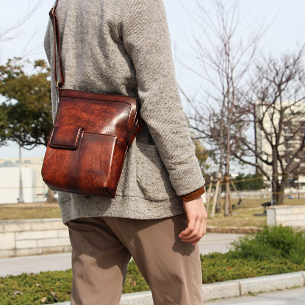 彼氏や夫や男友達の誕生日プレゼントやギフトにピッタリ ギフトラッピングも即対応 ショルダーバッグ メッセンジャーバッグ ジースリー ラガード ショルダーバッグ シャドー仕上げバケツ型ショルダーバッグ Lugard プチギフト おしゃれ 父の日ギフト 退職祝い 送別会