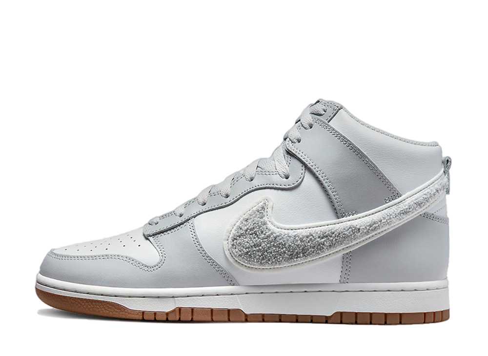 ＼1000円OFFクーポン発行／Nike ナイキ ダンク ハイ レトロ ユニバーシティ シェニールスウッシュ ライトスモークグレー ナイキ DR8805-003 メンズ スニーカー ランニングシューズ 21SN-DR8805-003