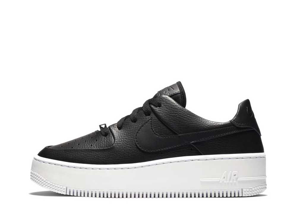 【今だけ500円銀行割引クーポン券あり!!】Nike ナイキ ウィメンズ 空軍1 サルヴィア 置き目 黒いこと 白いこと ナイキ ナイキ ウィメンズ 空軍1 サルヴィア 置き目 黒いこと 白いこと AR5339-002 ウィメンズ レディース スニーカー 駈けっくらシューズ 21SN-AR5339-002