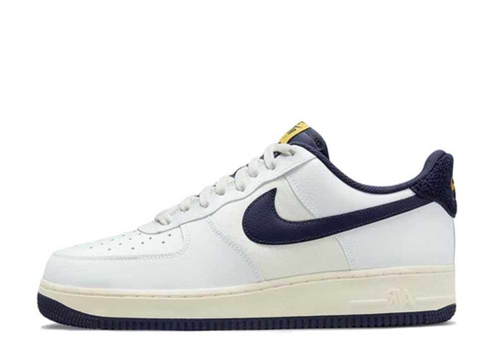 【今だけ500円割引クーポンあり!!】Nike ナイキ エアフォース1 ロー '07 LV8 ミシガンバーシティジャケット (2021) ナイキ ナイキ エアフォース1 ロー '07 LV8 ミシガンバーシティジャケット (2021) DO5220-141 メンズ スニーカー ランニングシューズ 21SN-DO5220-141｜セレクトショップFrenz 45,060円