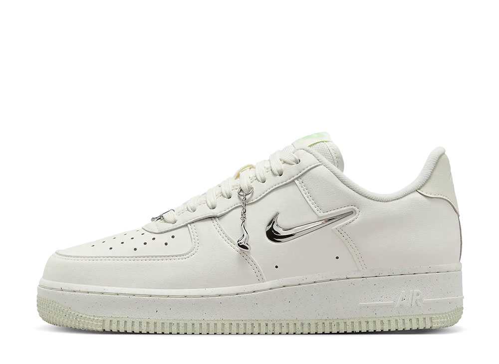 【今だけ500円銀行割引引き換え証あり!!】Nike ナイキ ウィメンズ 空軍1 置き目 ネクストネイチャー SE セイル/シーグラス/雄螺旋/ヴェイパーグリーン ナイキ FN8540-100 ウィメンズ レディース スニーカー 駈けっくらシューズ 21SN-FN8540-100