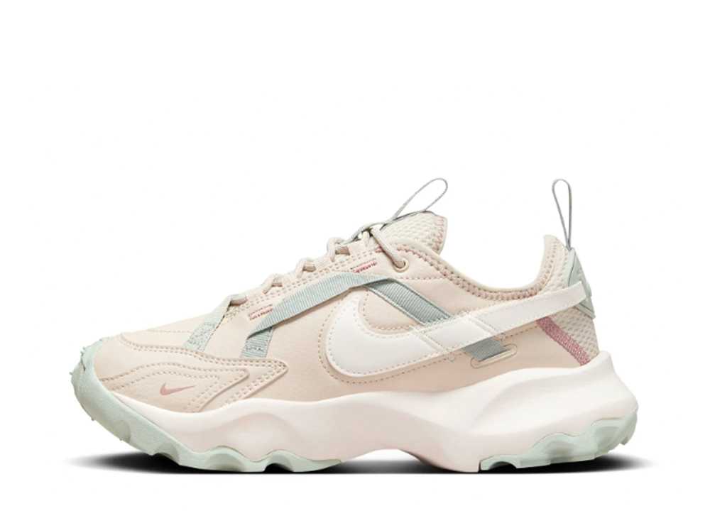 【今だけ500円割り引き引き換え証あり!!】Nike ナイキ ウィメンズ TC 7900 ライトオールウッドブラウン/ディフューズトープ/点火装置しろがね色/セイル ナイキ DD9682-102 ウィメンズ レディース スニーカー 駈けっくらシューズ 21SN-DD9682-102