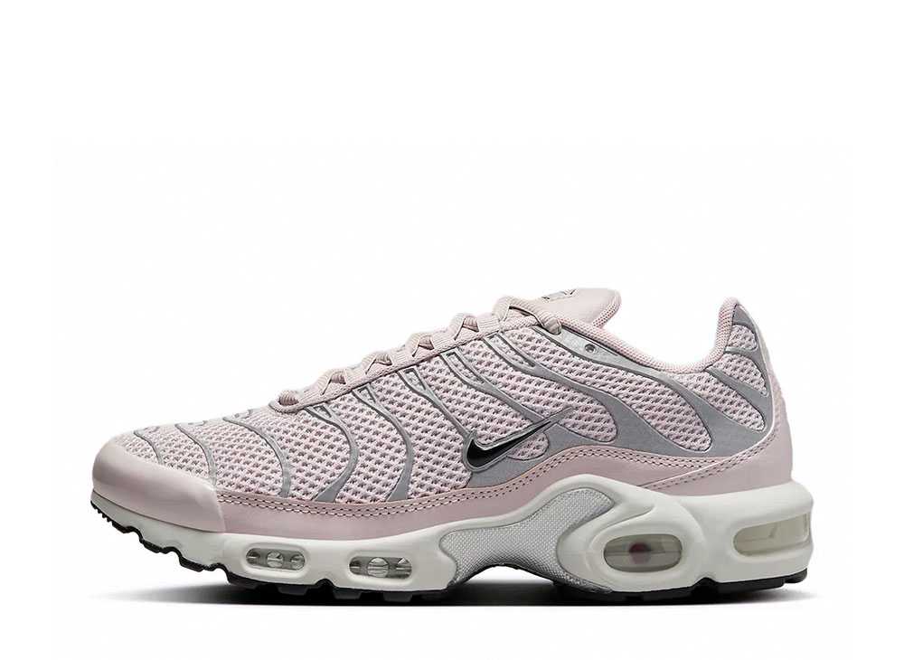 【今だけ500円銀行割引クーポン券あり!!】Nike ナイキ ウィメンズ エアマックスプラス ともし火サクラ色/しろがね色 ナイキ FV8480-001 ウィメンズ レディース スニーカー 駈けっくらシューズ 21SN-FV8480-001