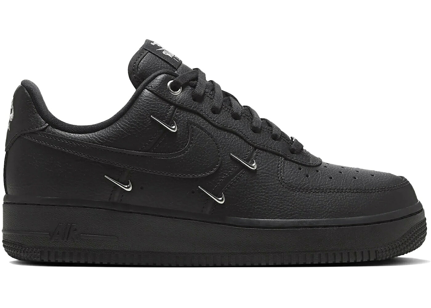 【今だけ500円銀行割引クーポン券あり!!】Nike Nike Air Force 1 Low \u002707 LX Black Silver Mini Swoosh (Women\u0027s) ナイキ HQ1180-001 ウィメンズ レディース スニーカー 駈けっくらシューズ 19SX-20241010124659-045