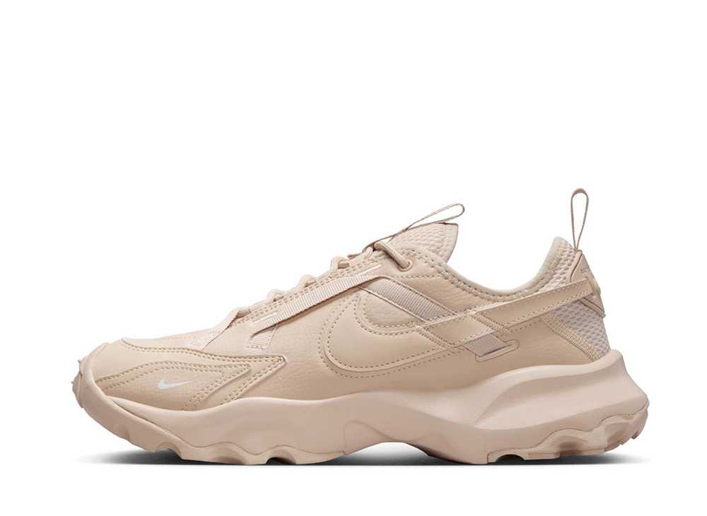 【今だけ500円割り引き引き換え証あり!!】Nike ナイキ ウィメンズ TC 7900 沙子ドリフト/セイル ナイキ HF1055-133 ウィメンズ レディース スニーカー 駈けっくらシューズ 21SN-HF1055-133