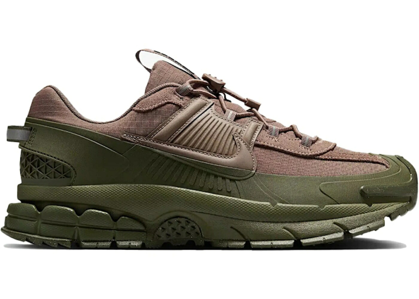 【今だけ500円銀行割引クーポン券あり!!】Nike Nike Zoom Vomero Roam Mink Brown Medium Olive ナイキ FV2295-201 メンズ スニーカー 駈けっくらシューズ 19SX-20241226142010-010