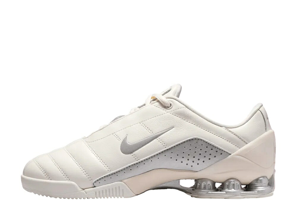 【今だけ500円割り引き引き換え証あり!!】Nike ナイキ ウィメンズ 総締め90 ショックス マジア セイル/メタリックシルバー ナイキ IO9300-100 ウィメンズ レディース スニーカー 駈けっくらシューズ 21SN-IO9300-100