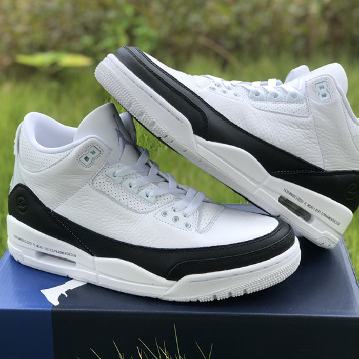 【今だけ500円割引クーポンあり!!】Jordan フラグメント × ナイキ エアジョーダン3 “ホワイト/ブラック“ Jordan 3 Retro “Fragment“ Jordan フラグメント × ナイキ エアジョーダン3 DA3595-100 メンズ スニーカー ランニングシューズ 19SX-20220930223936-010