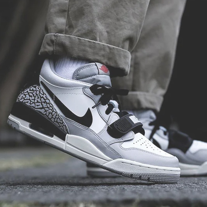 新品未使用　エアジョーダンレガシー312ロウ　ウィメンズ　US12(29cm) Amazon | [ナイキ] エア ジョーダン レガシー 312 ロー W AIR