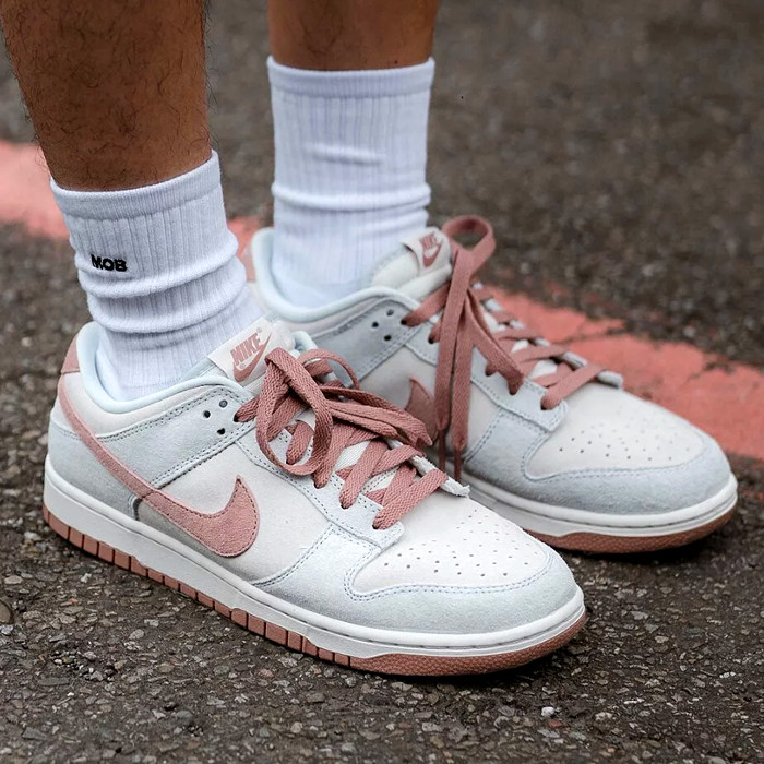 【百貨店大売り出し】1000円引き換え証ふり出し！Nike ナイキ ダンク 置き目 “フォッシルローズ“ Nike Dunk Low “Fossil Rose“ ナイキ ナイキ ダンク 置き目 DH7577-001 メンズ スニーカー 駈けっくらシューズ 19SX-20220930230657-024