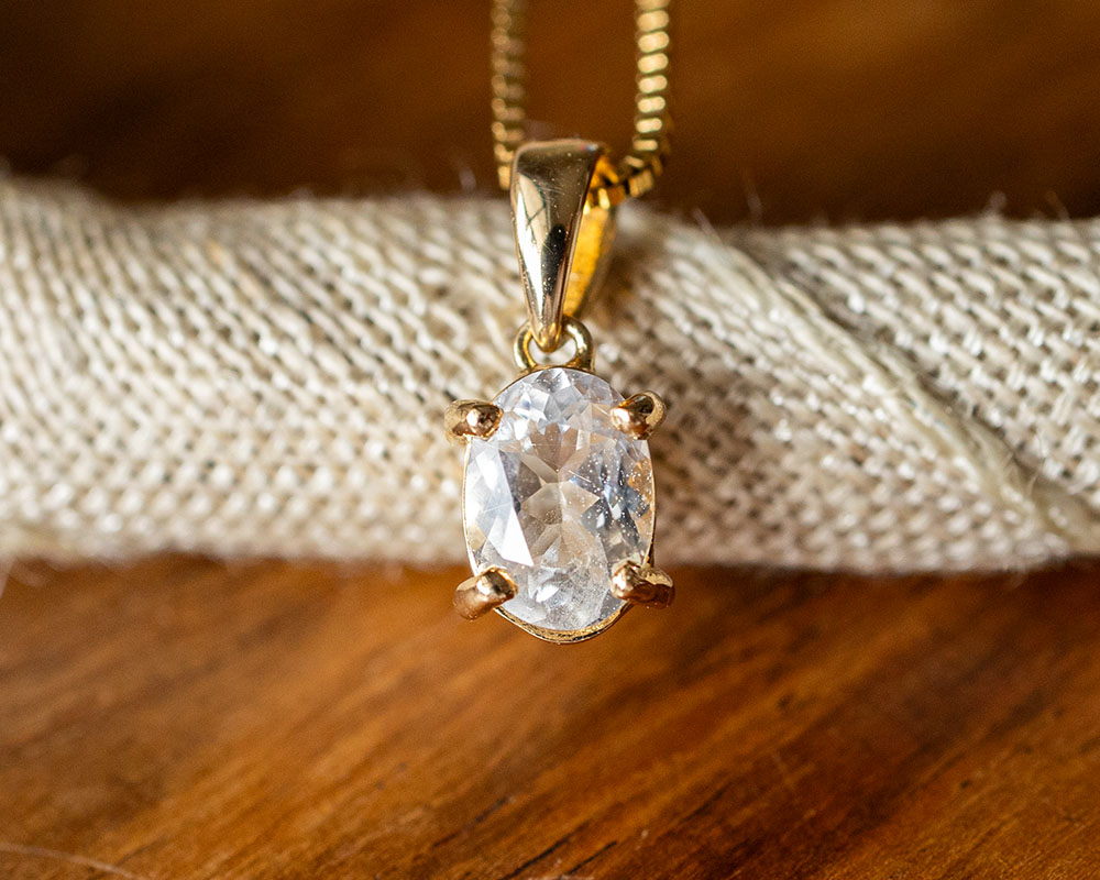 楽天市場】宝石質 約5.6x4.3mm ロシア産 10金 イエローゴールド