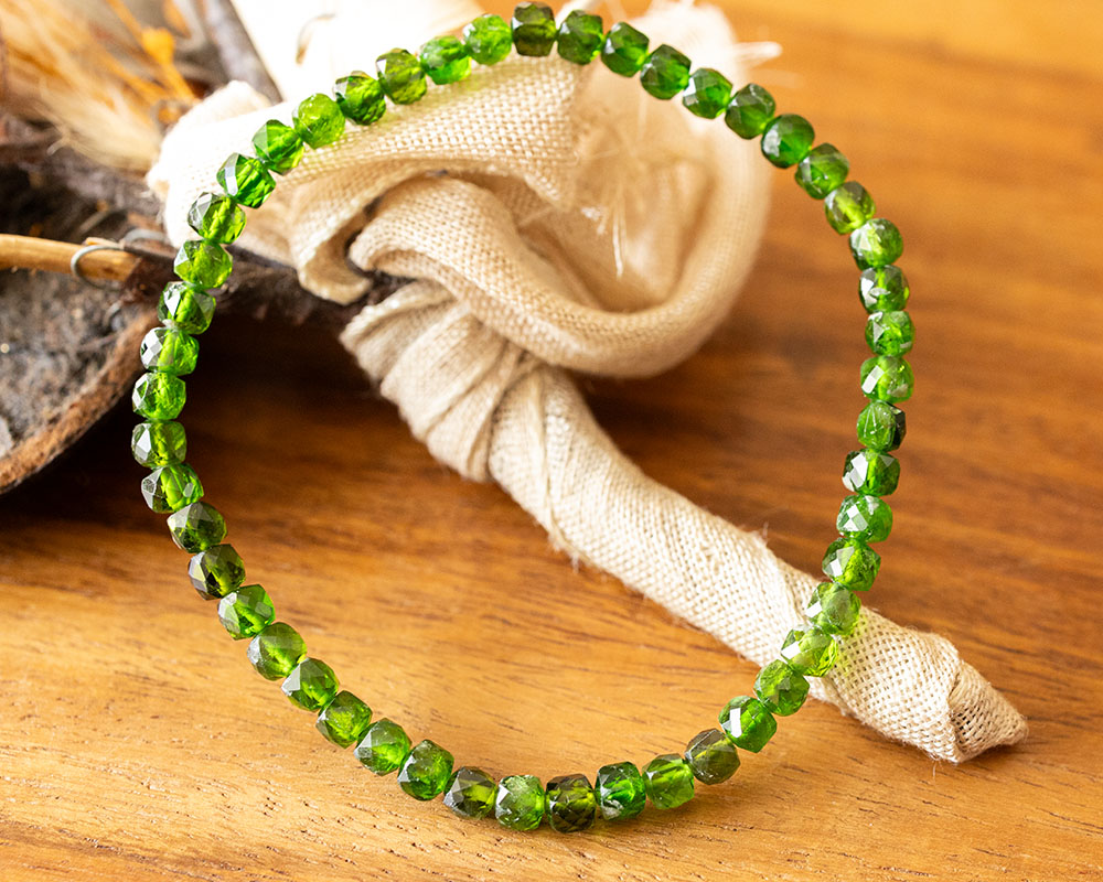 AA クロムダイオプサイト キューブカット　ブレスレット 約4mm Chrome diopside 　ダイオプサイド【ダイオプサイト】ロシア産 11,218円