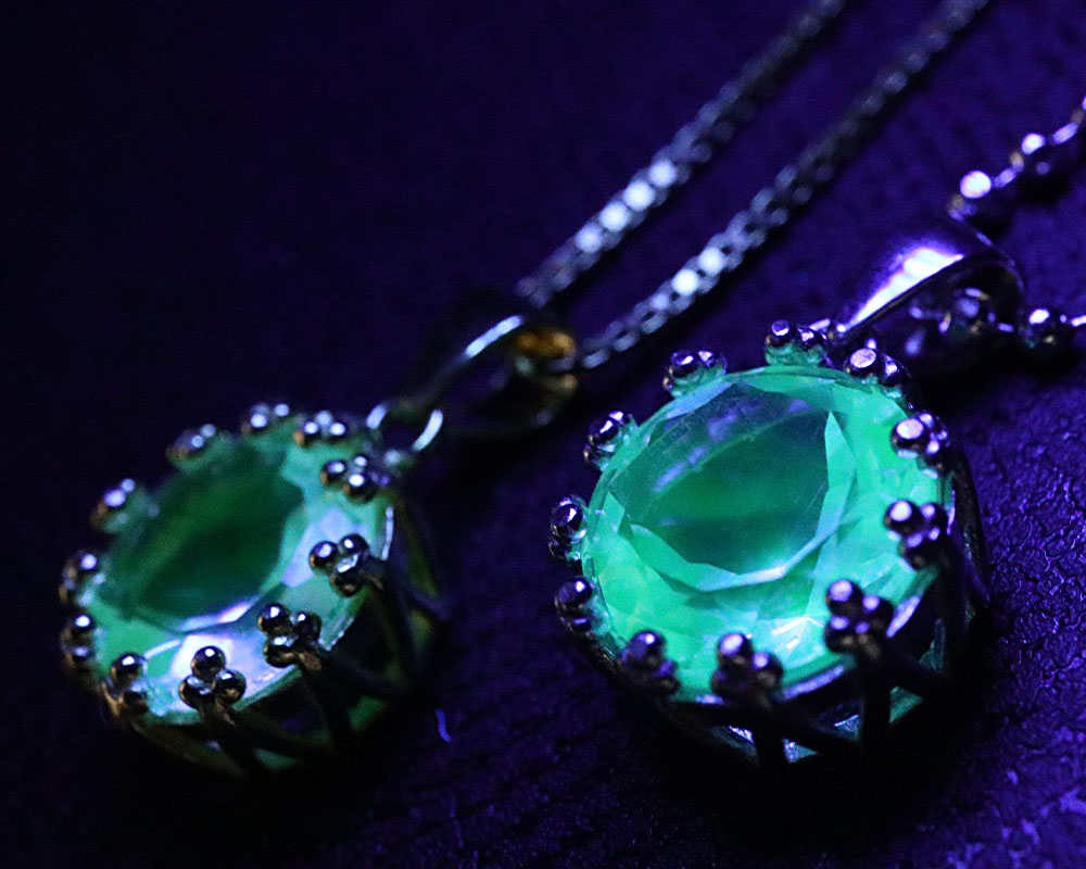 レア 宝石質 蛍光 ハイアライト オパール 【8mm ラウンドカット 】約1.5ct silver ペンダント ト ップ プレゼントボックス 鑑別書 オプション　sss 9 12,994円