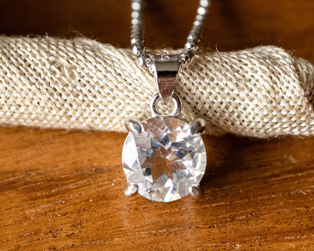 楽天市場】宝石質 ペタライト 【10x8mm オーバルカット】 約1.8ct