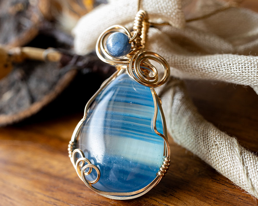 極上　無着色　天然カイヤナイト １2ミリ　カイアナイト　高級品 極上 無着色 天然カイヤナイト 12ミリ カイアナイト 高級品 カイヤ