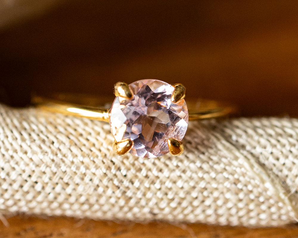 楽天市場】宝石質 モルガナイト リング 指輪【オーバルカット 6x4mm 約