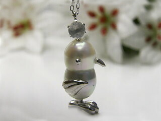 流行に 真珠ペンダント 送料無料チーウー ぼんやりピッカリ君真珠 ジュエリー とり プレゼント お祝い 人気 真珠婚 超目玉 Fiker Org
