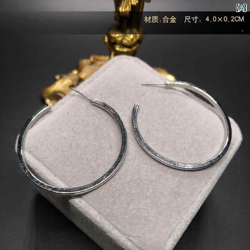 レトロ レディース アクセサリー ピアス イヤリング 大ぶり スタッド クリップ 装飾品 ヴィンテージ風 お出かけ 女子会 おしゃれ 雲 ウェーブ 金 銀